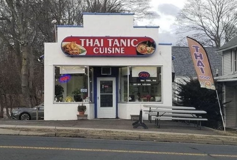 A Thai restaurant with sign out front: 

Thai Tanic Cuisine

(Just say it out load and think of a famous boat that sunk).